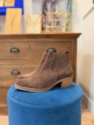 Boots Tia